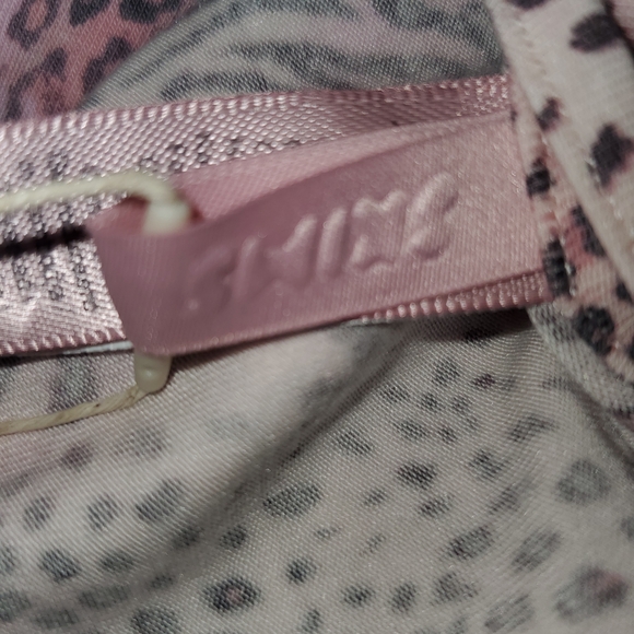 SKIMS Animal Print Pajama Set with Pink Accents - Picture 4 of 5